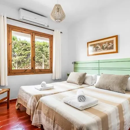 Villa Binibequer Vell Sleeps 9 Pool Air Con Wifi